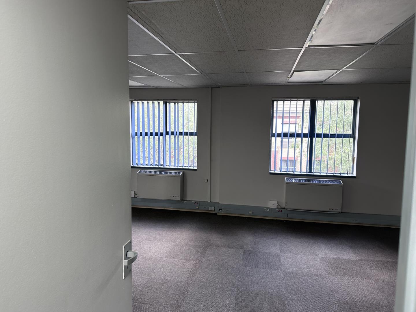 Property #A00000333, Office rental monthly in Menlyn